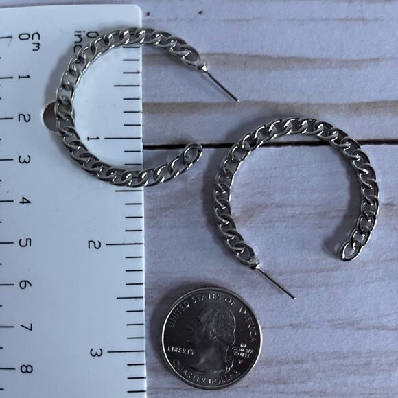 Juliet SilverTone Linked Hoop Earrings - Picture 4 of 4